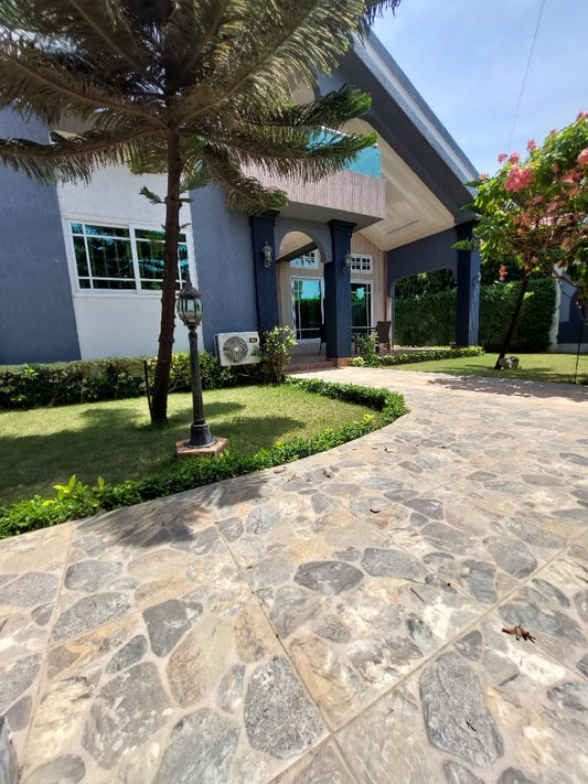 Villa 4 chambres à louer à Avepozo – à partir de 700 000 FCFA