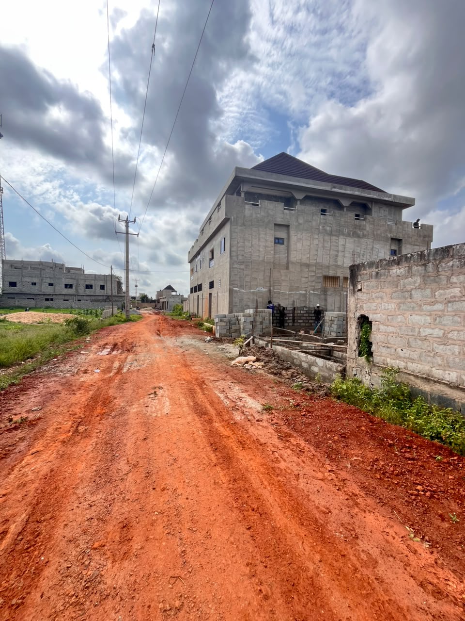 Terrain 1/4 de lot clôturé à vendre à Agoè Nyivé – 12.000.000 FCFA