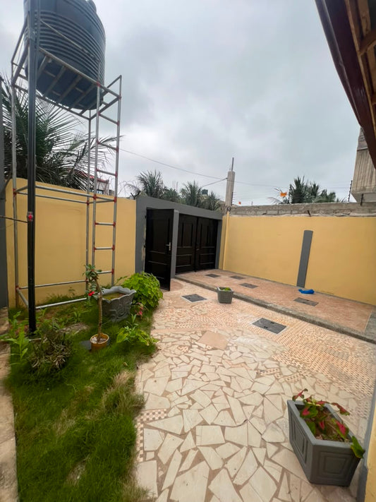 Villa 2 chambres à louer à 200m du goudron à Adidogomé Atilamonou – 100000 FCFA/mois
