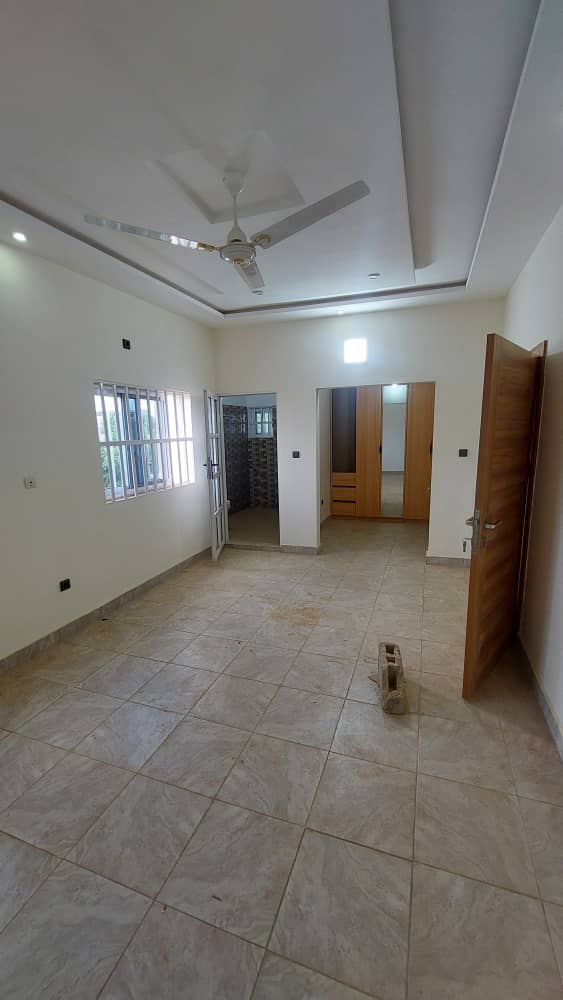 Villa R+2 de 6 chambres à louer à Adidogomé Ségbé – 500000 FCFA