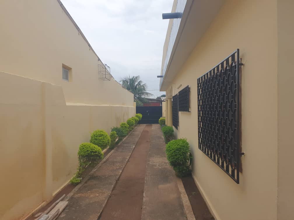 Villa 4 chambres en vente à Tokoin Forever – 150 millions FCFA