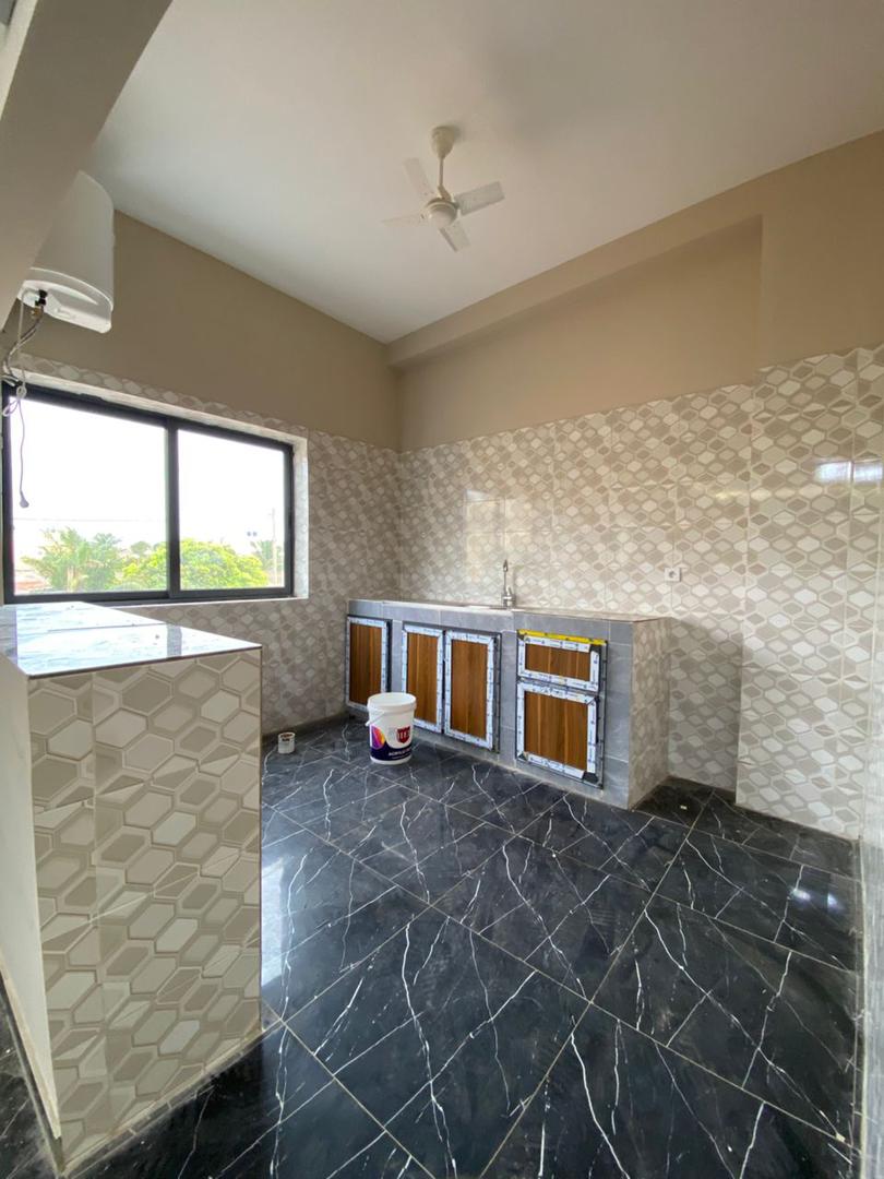Appartement 2 chambres salon à louer derrière Togo 2000 – 150 000 FCFA/mois