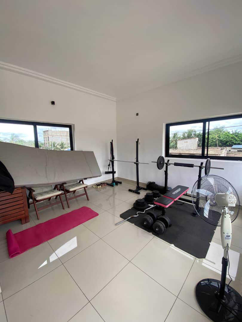 Villa 3 chambres en vente à Zanguéra – 120 millions FCFA