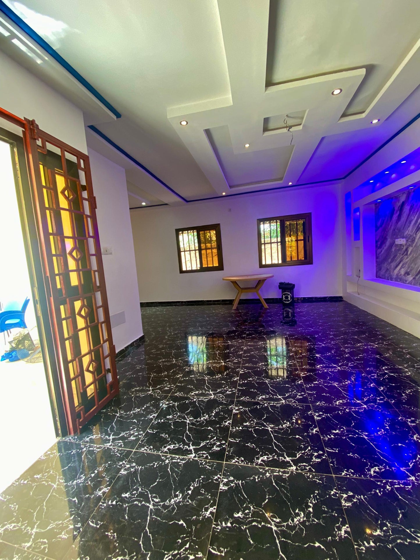 3 chambres salon à louer à Djagblé Lowoe – 80 000 FCFA/mois