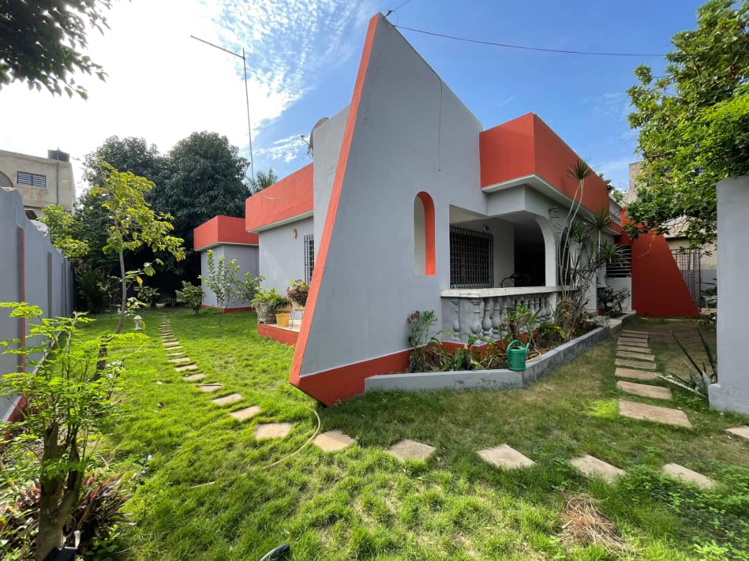 Villa 3 chambres en vente à Adidogomé Wonyomé proche du goudron – 75 000 000 FCFA