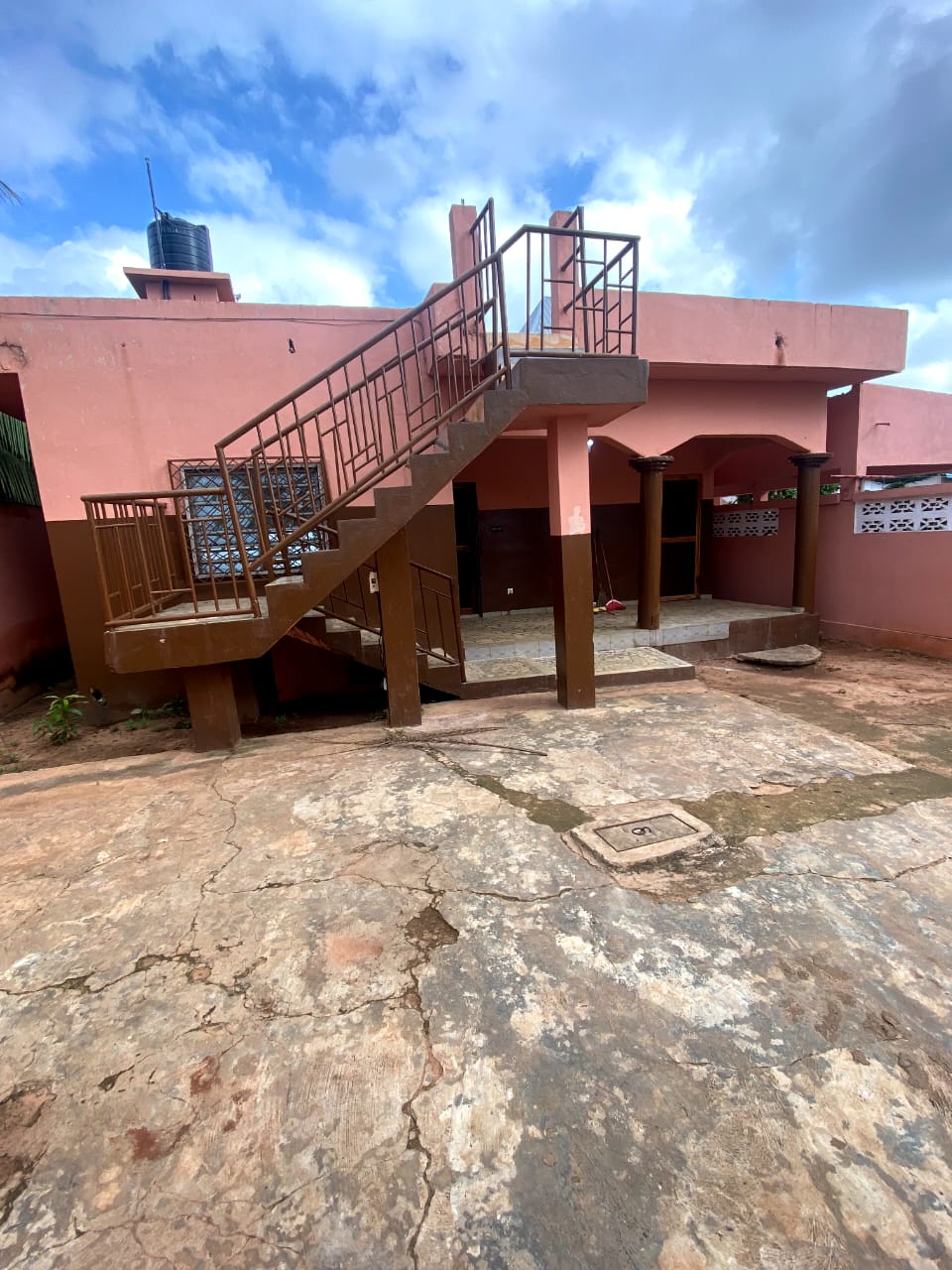 Villa 4 chambres à louer à Agoè Legbassito – 120000 FCFA