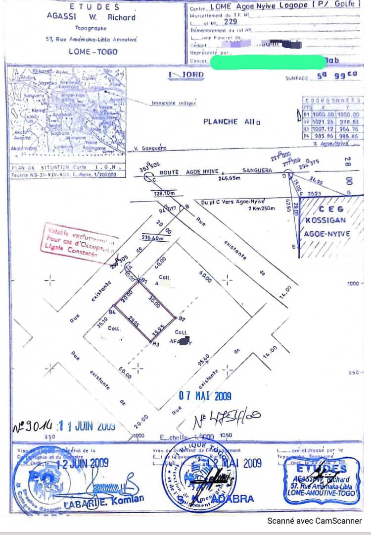 Terrain 1/2 lot (10 m x 30 m) en vente en bordure de grande voie à Agoè Logopé – 18 000 000 FCFA
