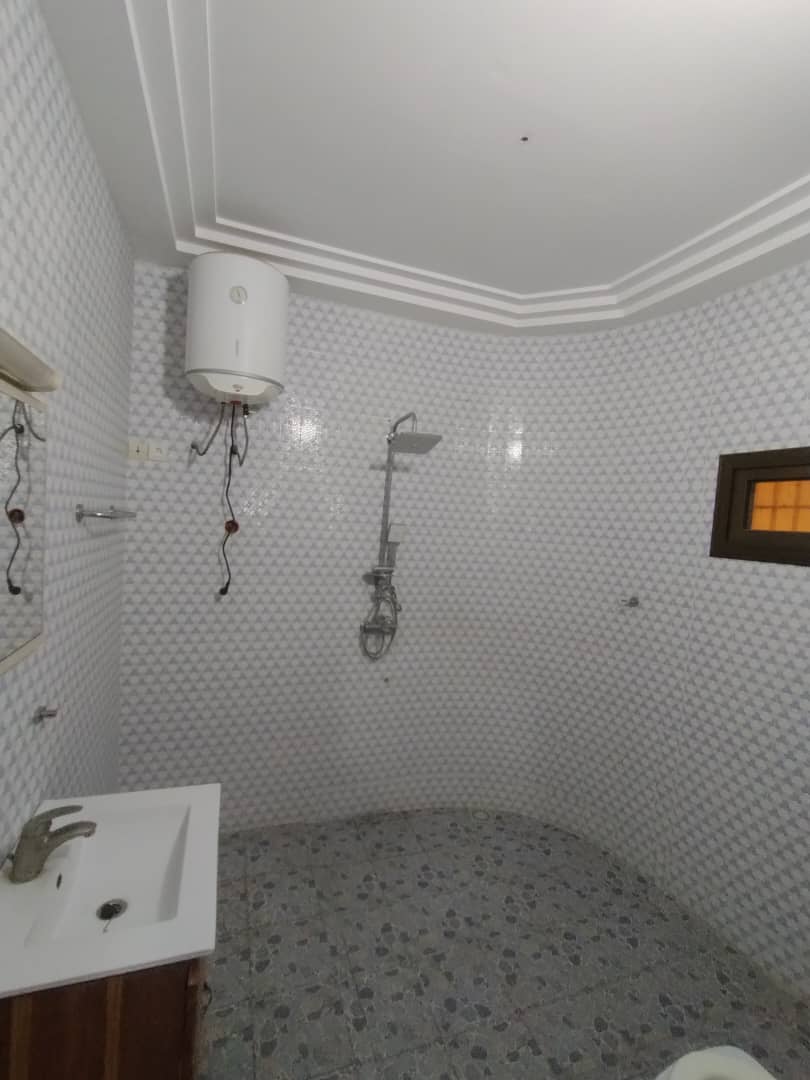 Villa duplex à louer à Tokoin-Nukafu – 500000 FCFA