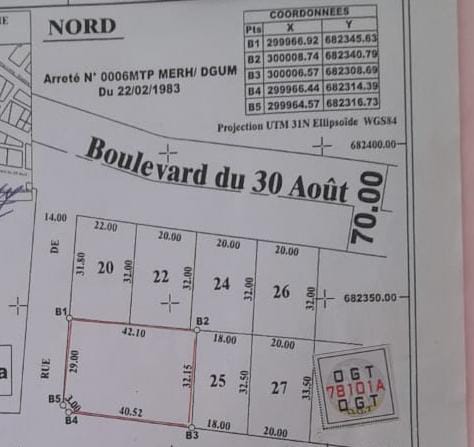 Terrain de 1200 m² en vente à Avenou Café Informatique – 120 millions FCFA