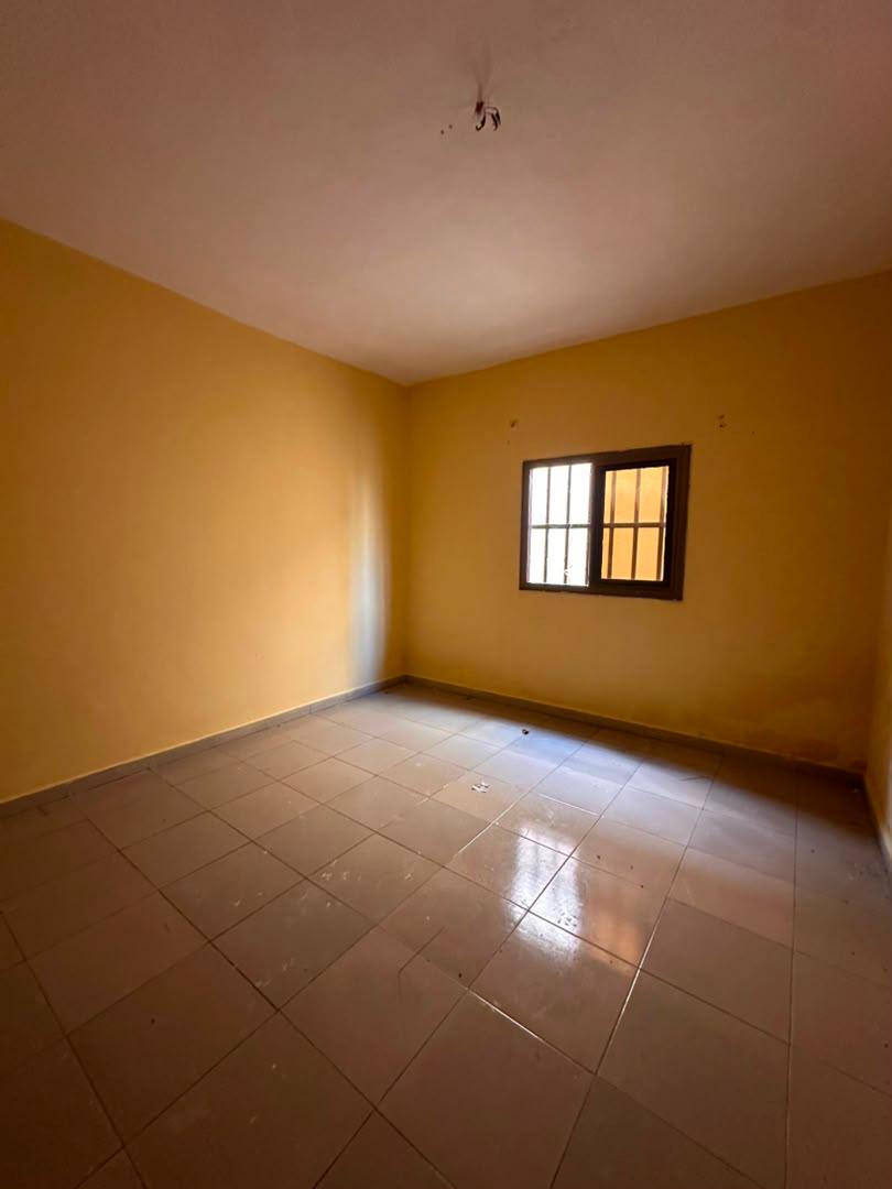 Villa de 4 chambres à louer à Agbalepedo – 120000 FCFA