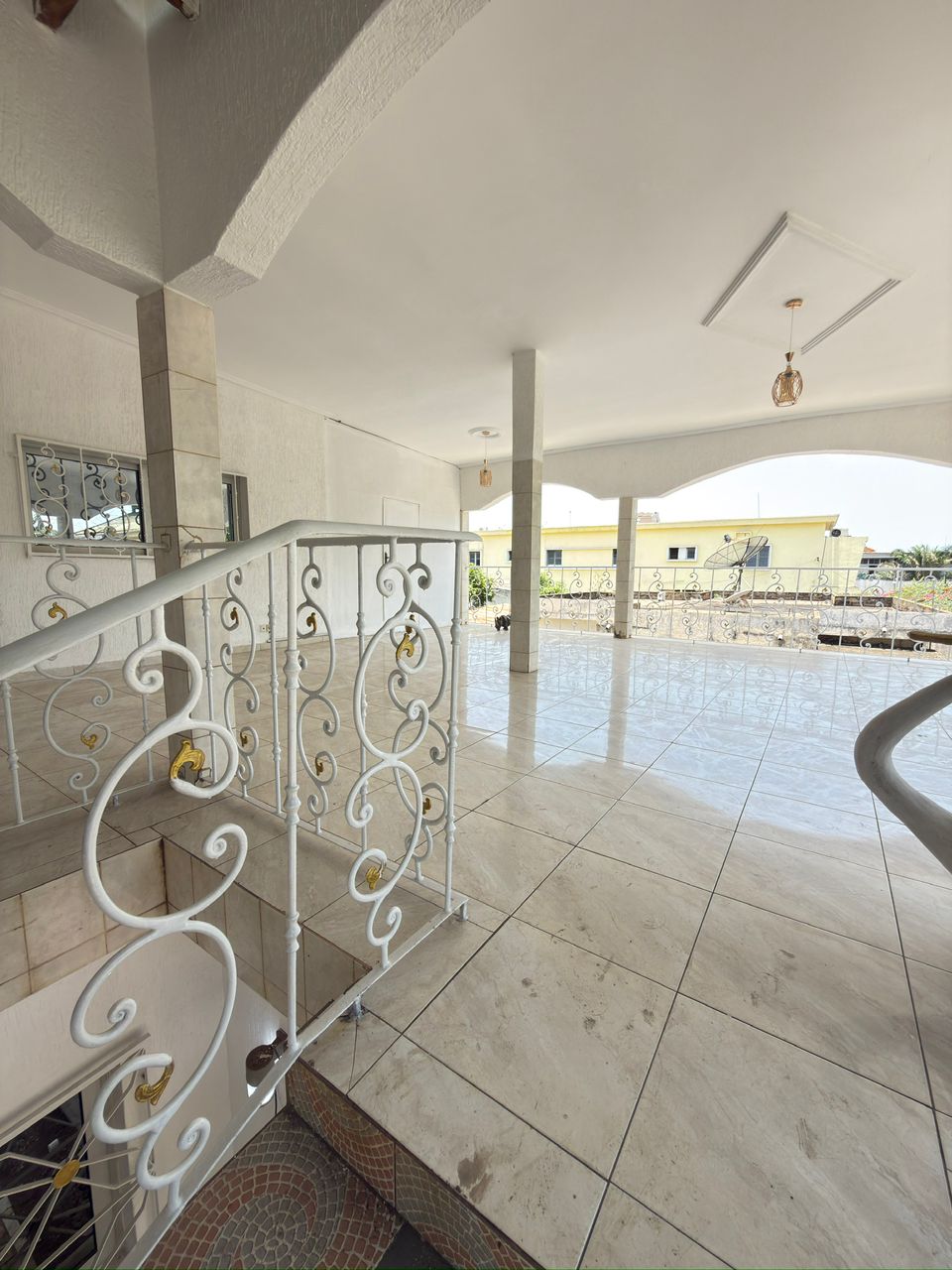 Villa duplex à louer à Nyekonakpoe – 800 000 FCFA