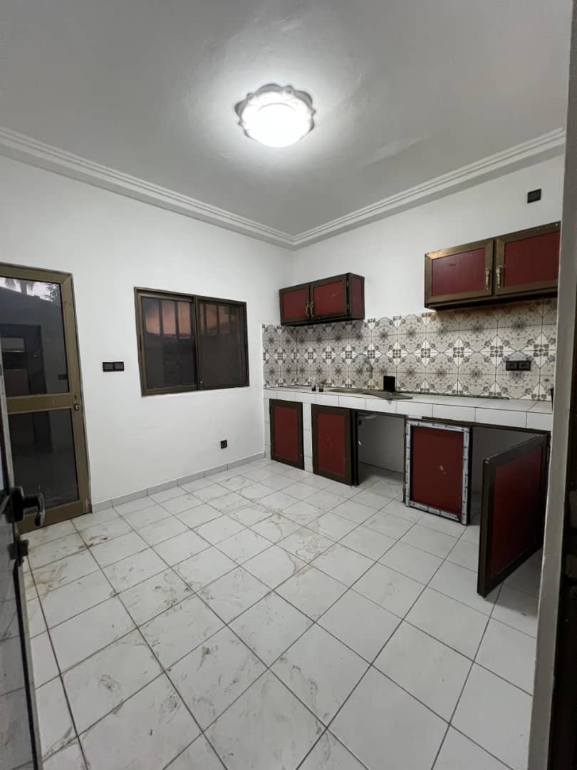 Appartement 2 chambres salon à louer à Hédzranawoé – 120 000 FCFA