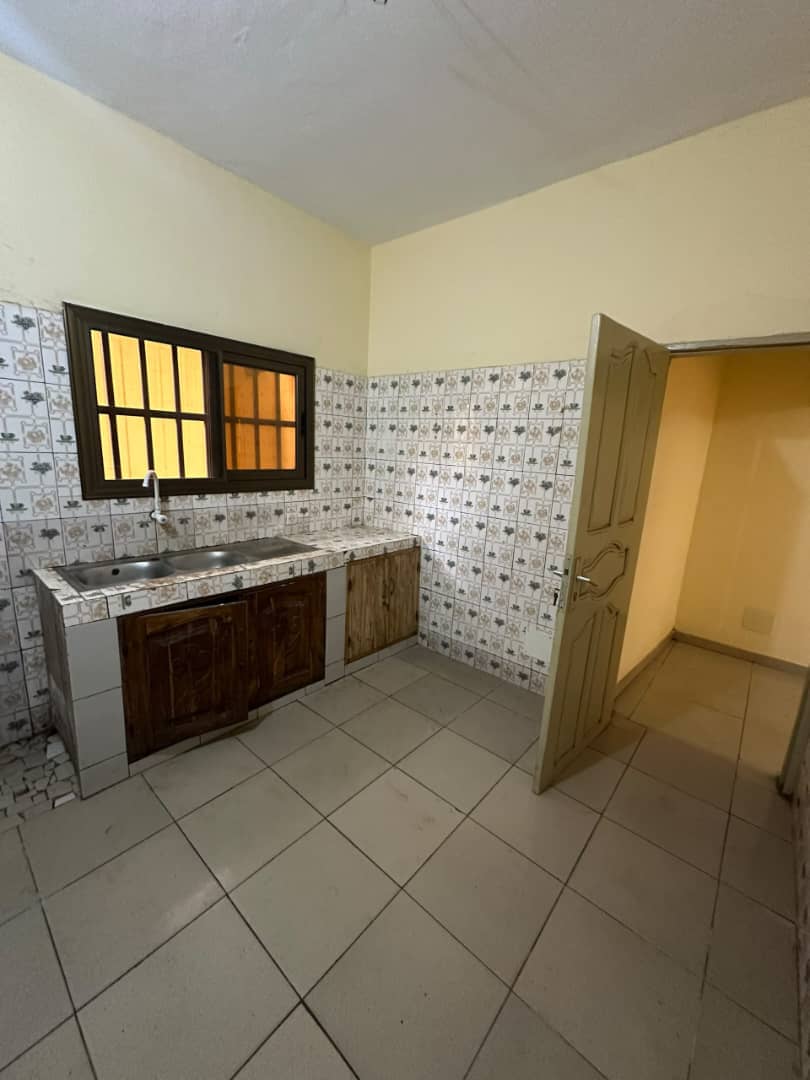 Appartement 3 chambres à louer à Amadahomé Bar Visa – 120000 FCFA