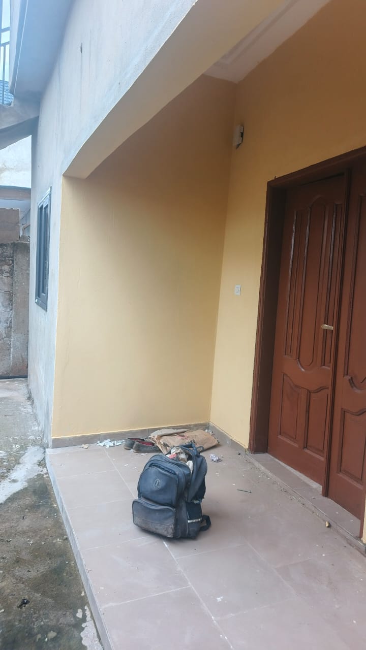Appartement chambre salon en location à Segbé – 50000 FCFA/mois