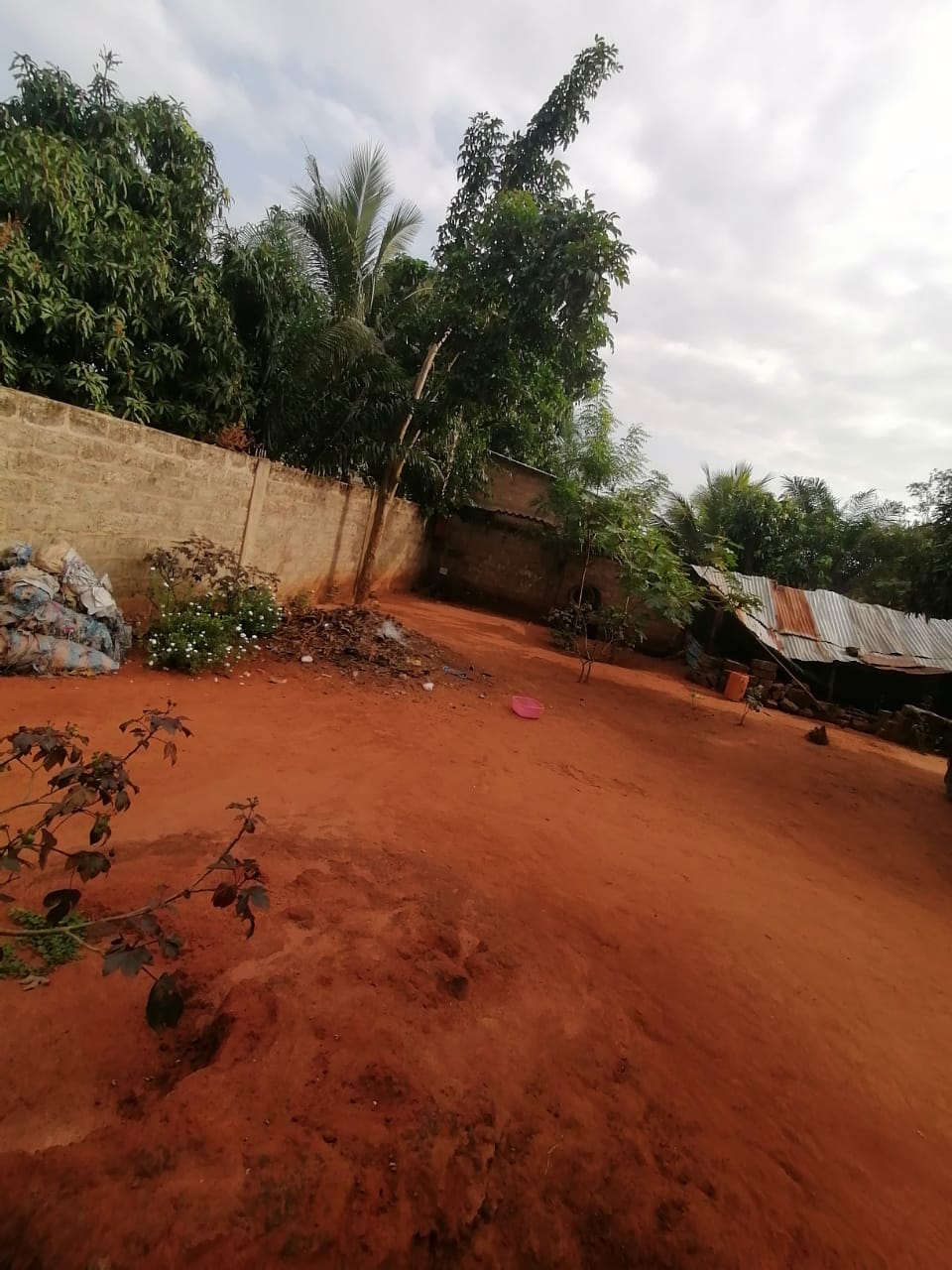 Terrain 300 m² en vente à Adidogomé – 15 millions FCFA
