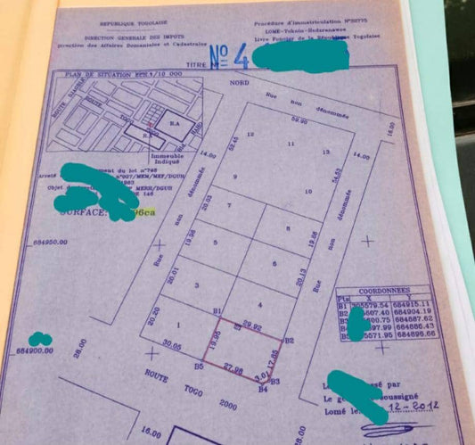 Terrain en vente en angle de rue au bord du goudron à Kégué axe FTF - Togo 2000 – 85 millions FCFA