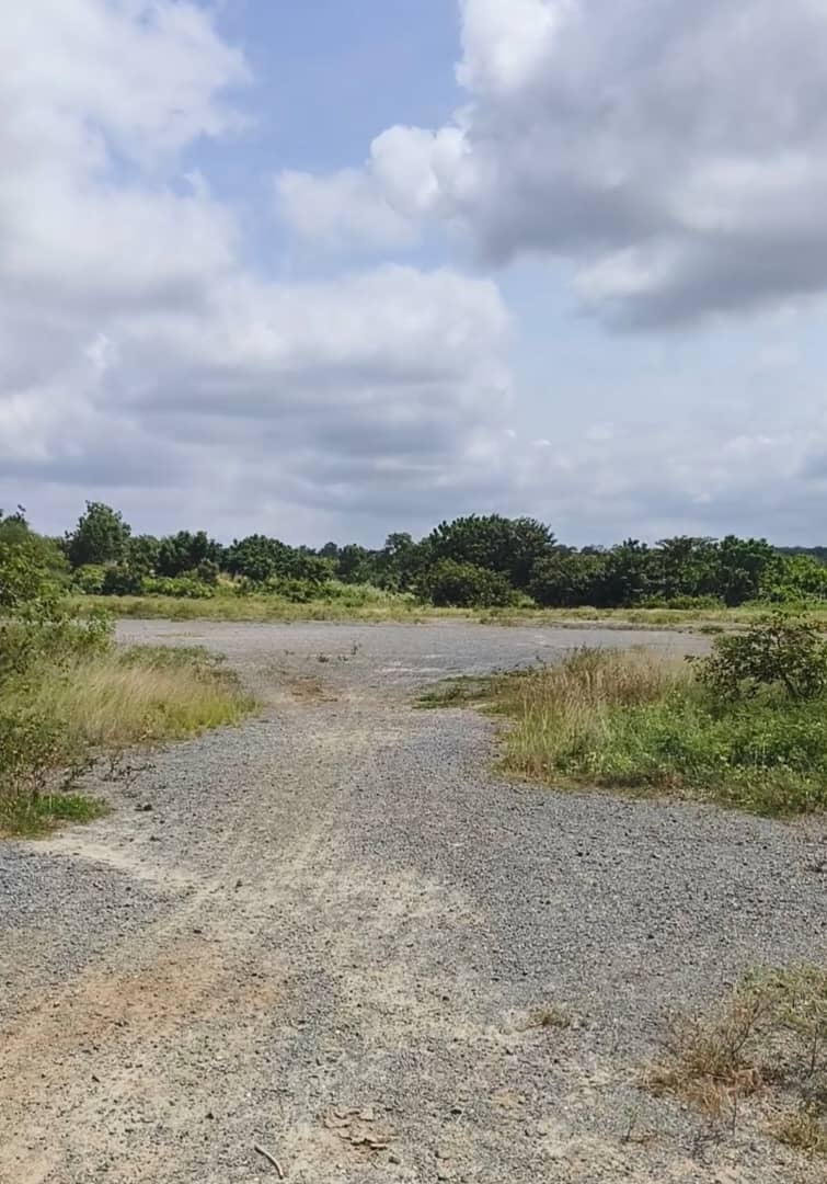 Carrière d'exploitation de roches à gravier concassées sur 10 hectares en vente à Agbélouvé – 950 millions FCFA