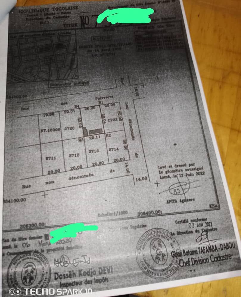 Terrain 1 lot en vente à Hedzranawoé, 500m du goudron – 80 millions FCFA