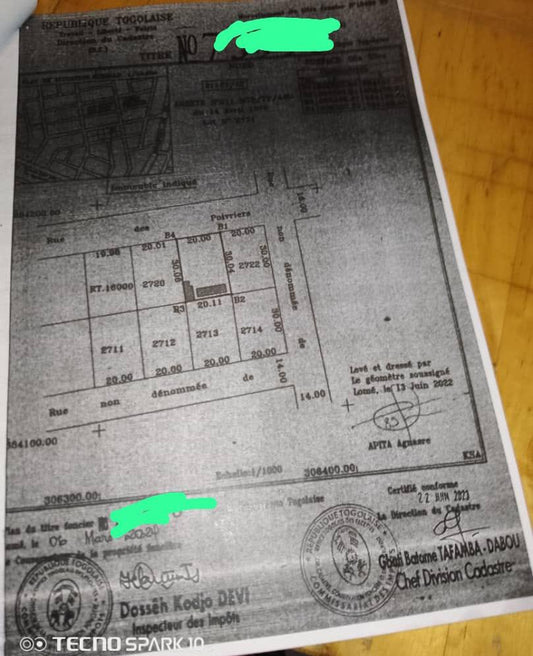 Terrain 1 lot en vente à Hedzranawoé, 500m du goudron – 80 millions FCFA