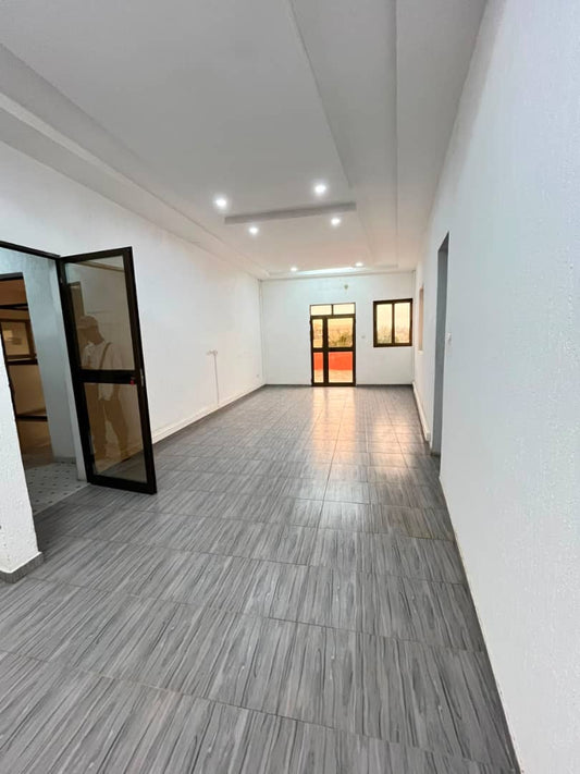 Appartement 2 chambres en location à Agoè Sogbossito proche du goudron – 100 000 FCFA