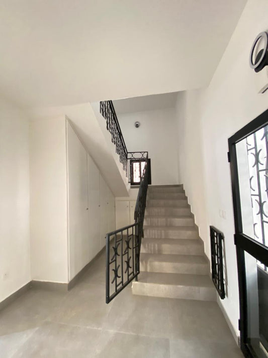 Villa duplex de haut standing à louer à Tokoin, proche de Sica Toyota – 1 500 000 FCFA
