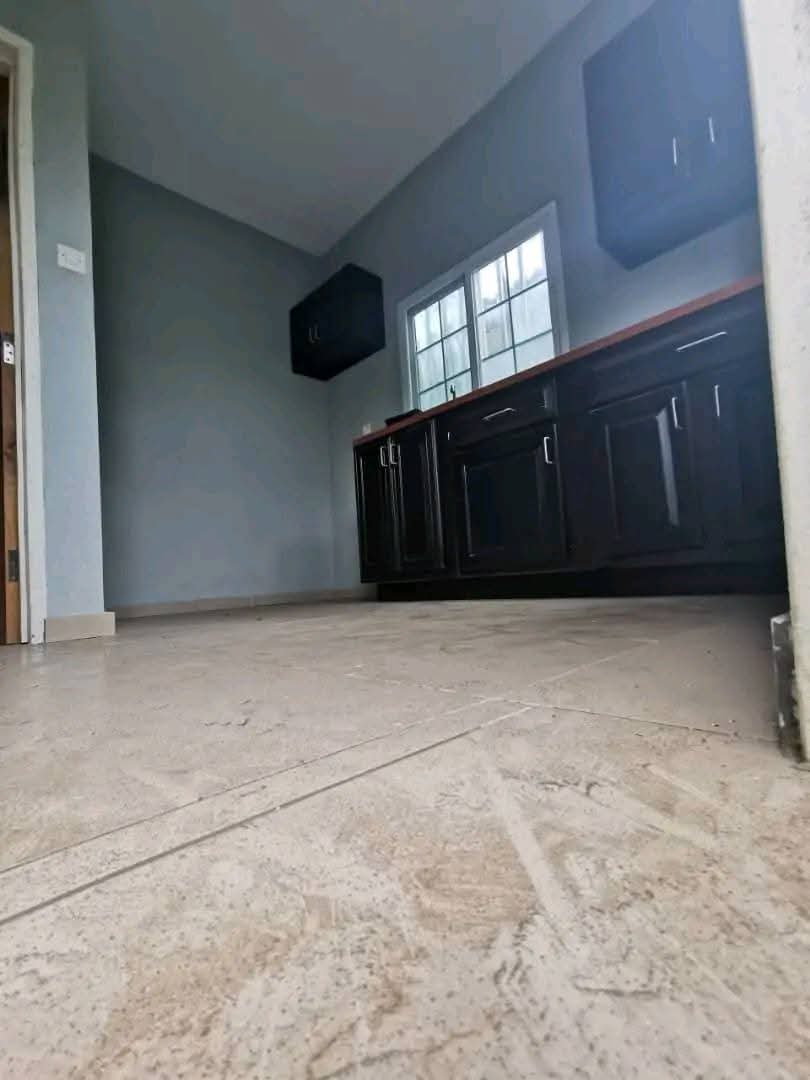 Maison 3 chambres salon en location à Kpogan – 160 000 FCFA par mois