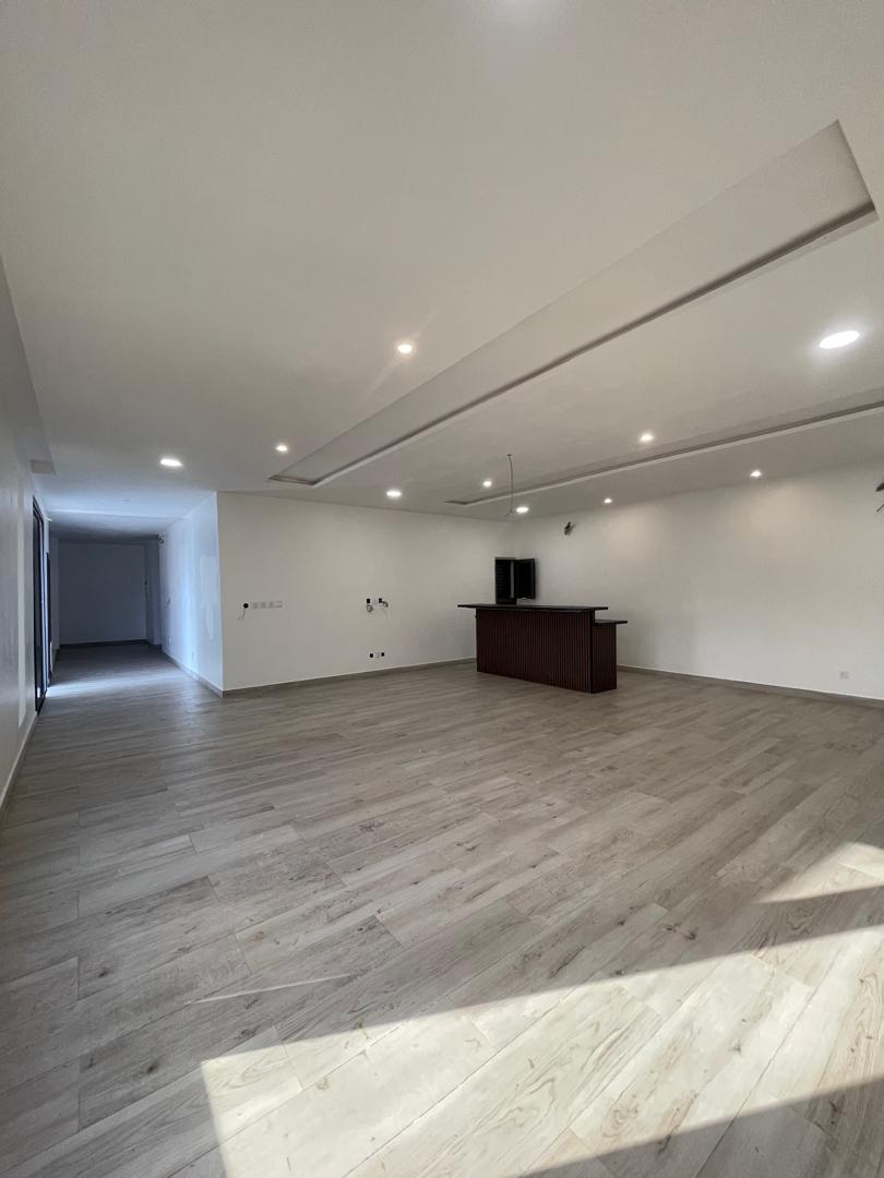 Villa duplex avec piscine en location à Tokoin Séminaire – 1.500.000 FCFA