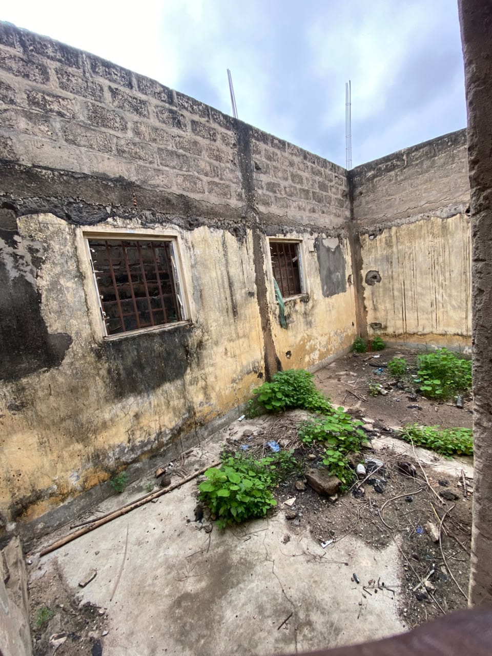 Terrain de 150 m² en vente à Gblinkomé non loin de la pharmacie Betania – 22 millions FCFA