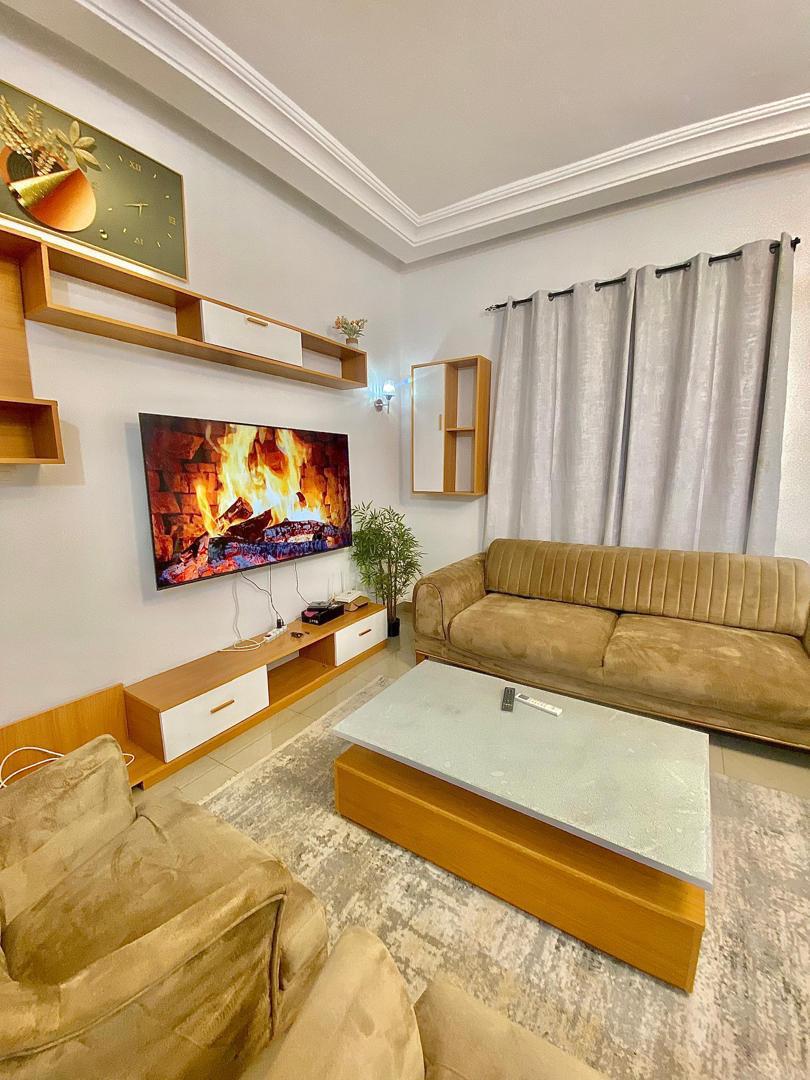 Appartement 2 chambres meublé à louer à Cacaveli – 450 000 FCFA/mois