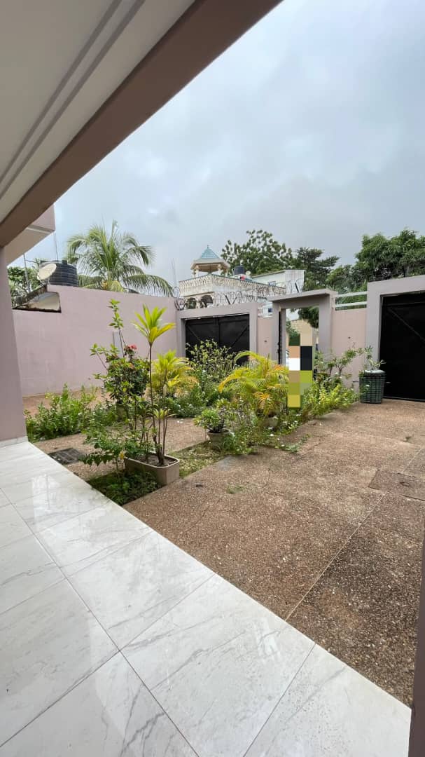 Villa duplex 6 chambres en vente à Adidogomé Amadahomé Bar Visa – 85 000 000 FCFA