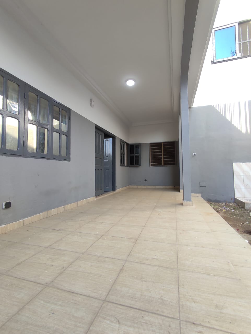 Appartement 3 chambres à louer à Novissi – 200 000 FCFA