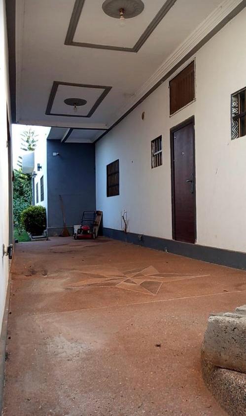 Villa moderne 3 chambres à louer à Apessito – 200000 FCFA/mois