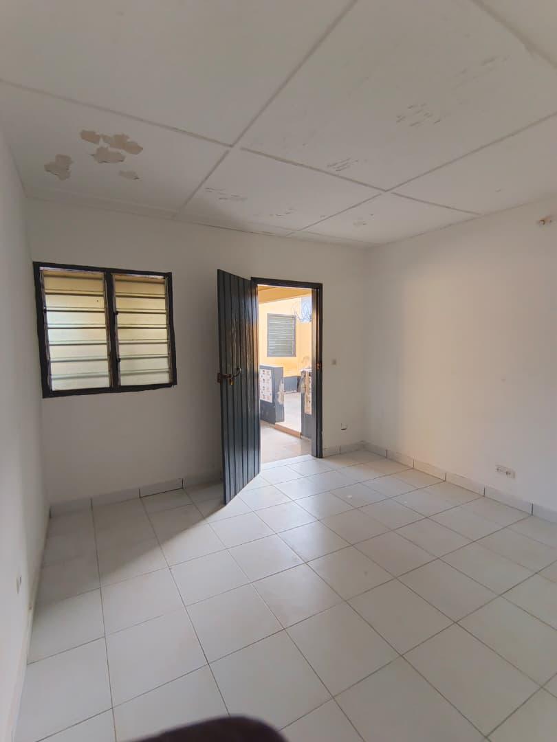 Villa basse 3 chambres en location à Entreprise de l'Union non loin de Bercail Vakpossito – 130 000 FCFA