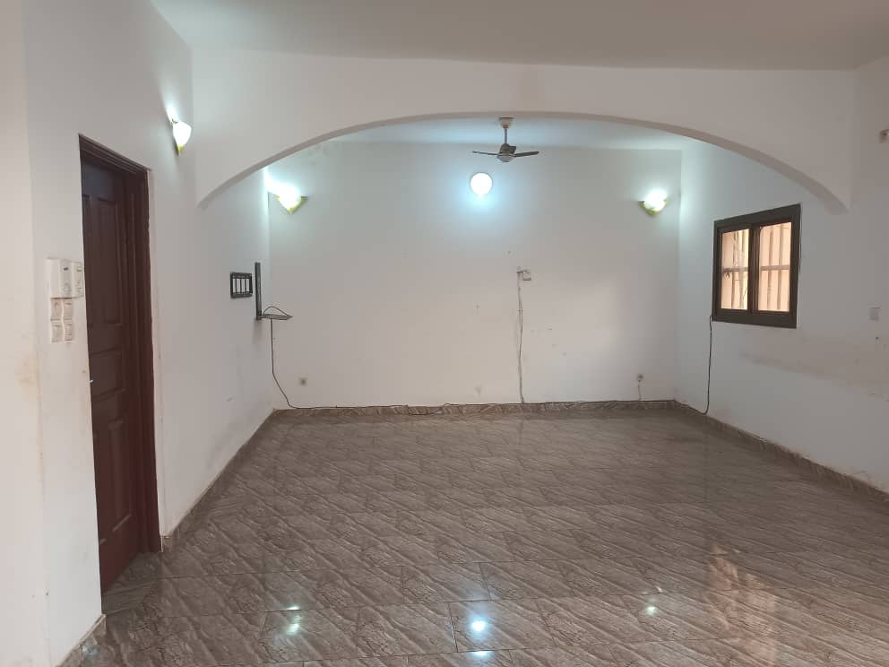 Appartement 3 chambres à louer à Agoè Plateau non loin de la Pharmacie Nabine – 120000 FCFA