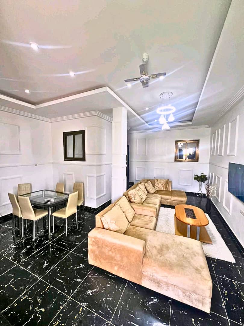 Villa meublée R+2 de 4 chambres à Adidogomé Segbé – 75 millions FCFA