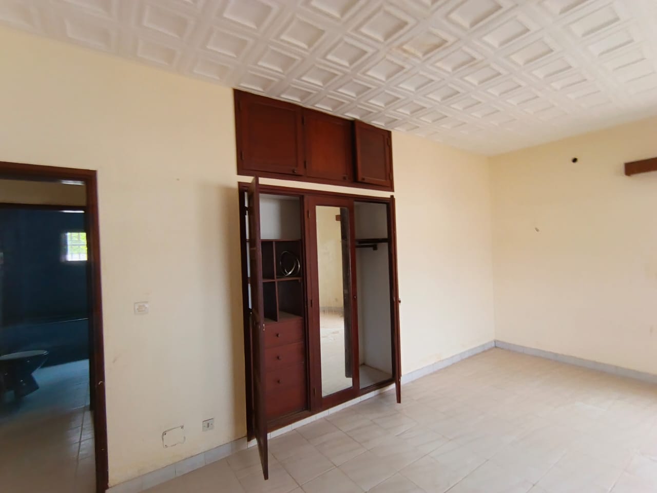 Villa 6 chambres en vente sur un lot de 600 m² à Agoè Assiyéyé – 110 millions FCFA