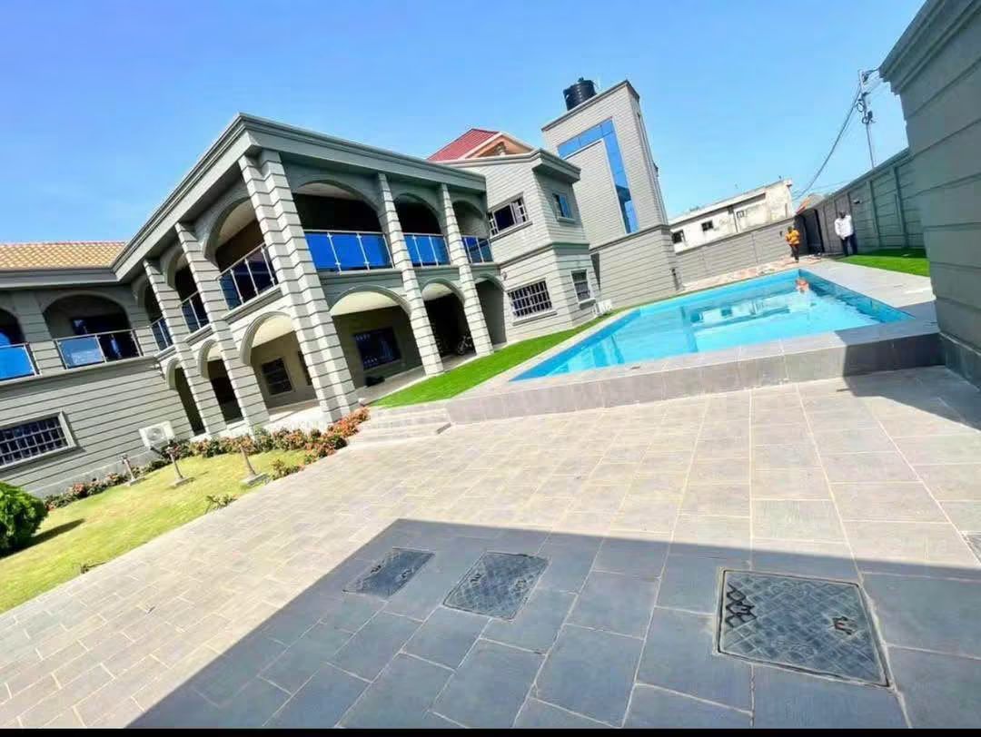 Villa 6 chambres en vente à Adidogomé Ségbé – 360 millions FCFA