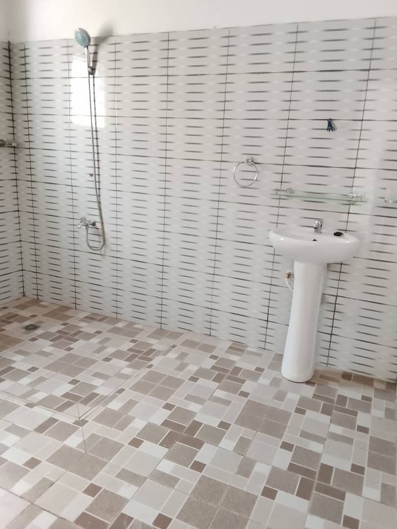 Villa 3 chambres à louer à Avedji – 180 000 FCFA