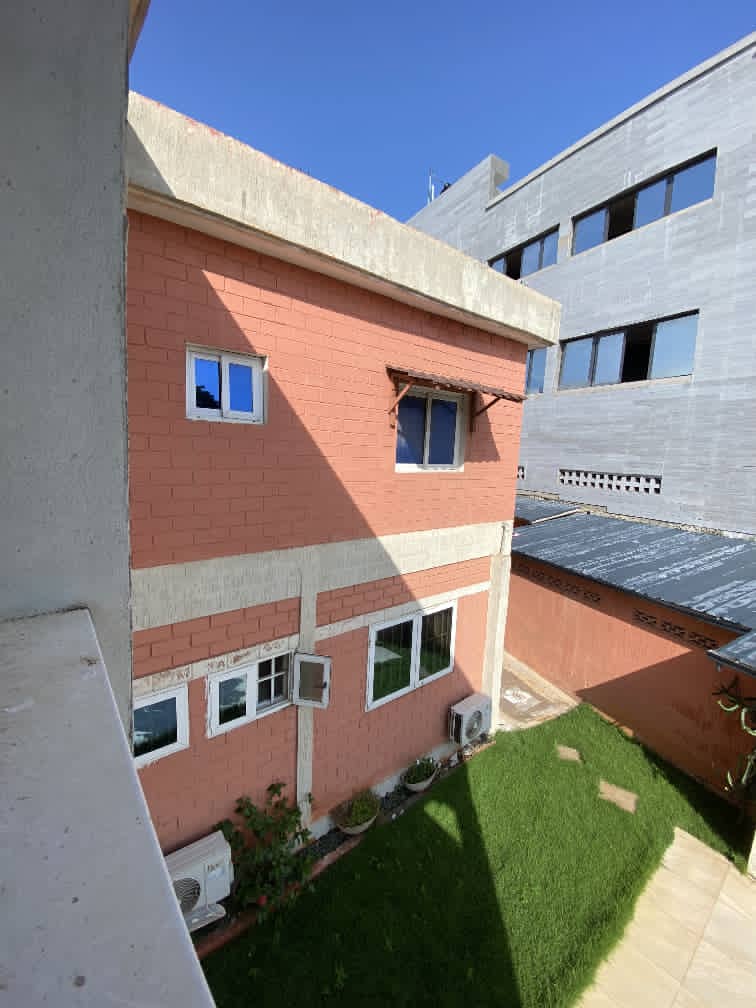 Villa duplex 10 chambres en location à Nukafu – 700 000 FCFA