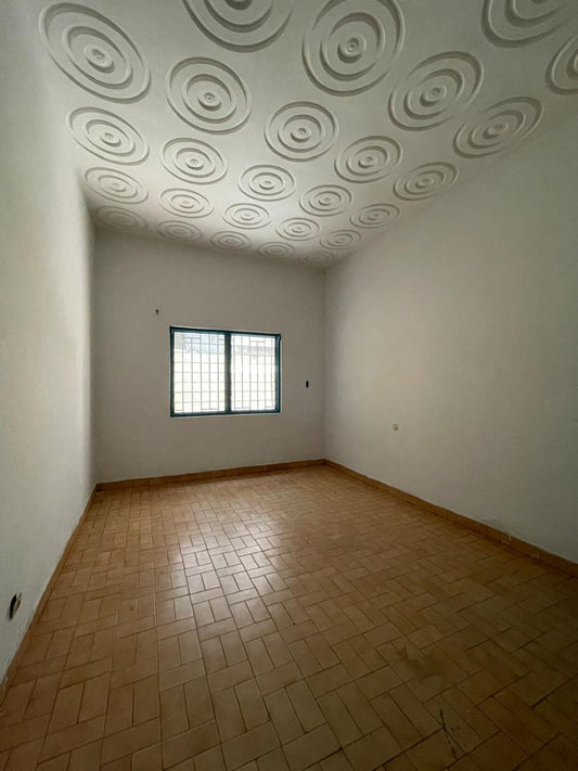 Villa basse 3 chambres en location à Bè Djifa au bord du goudron – 300 000 FCFA