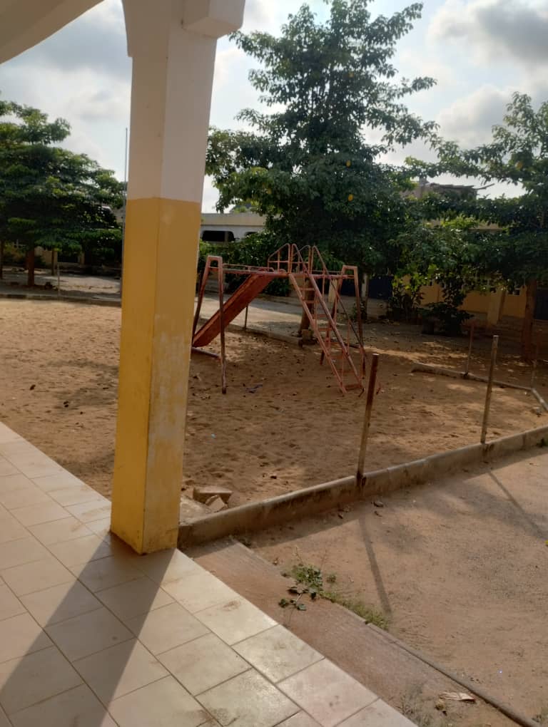 Complexe scolaire en vente à Zanguéra Klémé – 300 millions FCFA