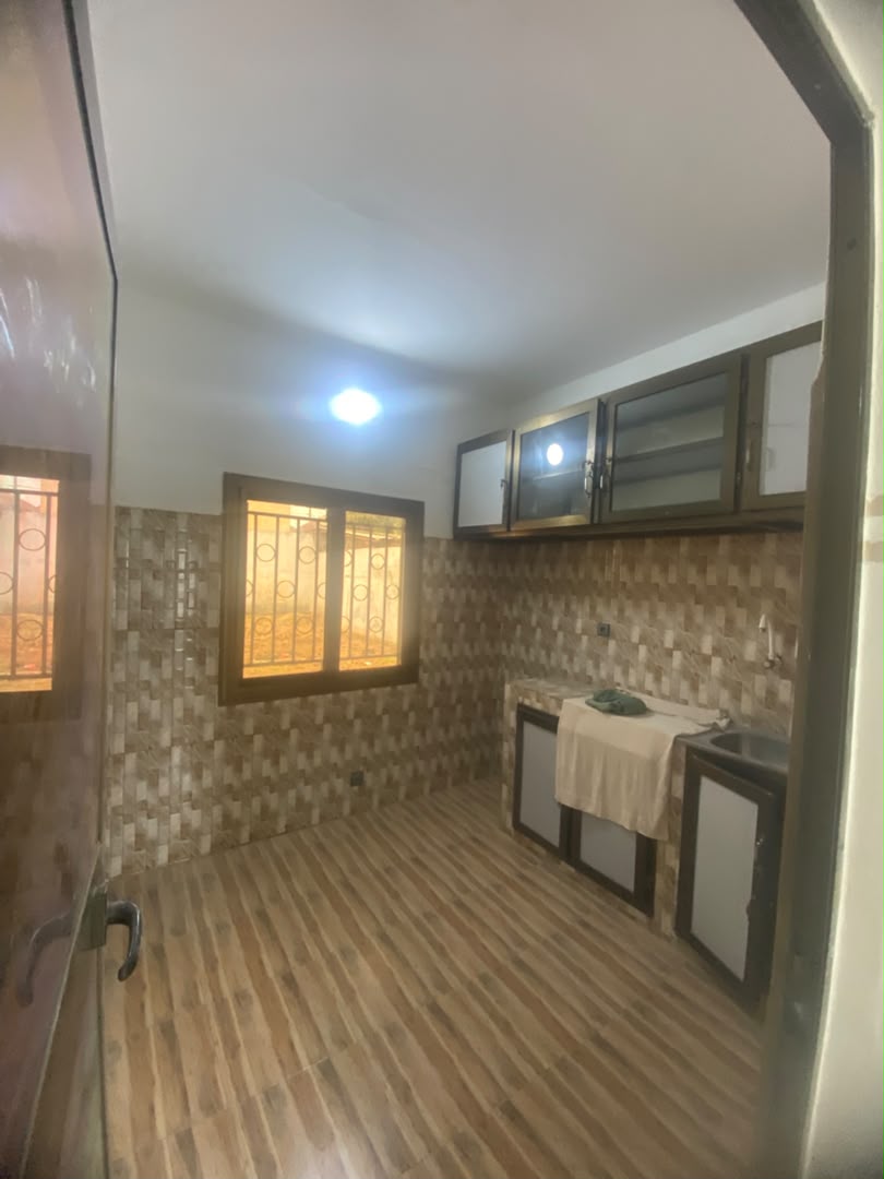 Villa 3 chambres à louer à Tokoin Protestant – 250000 FCFA