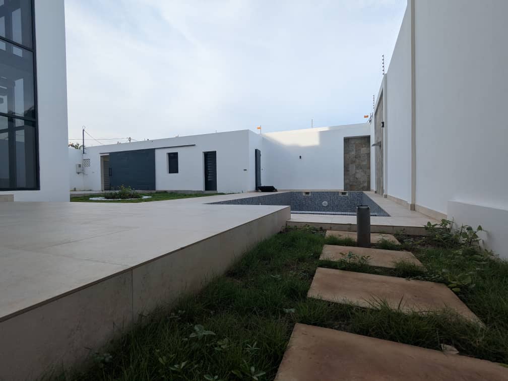 UNE VILLA AU BORD DE LA MER À VENDRE À BAGUIDA Sub
