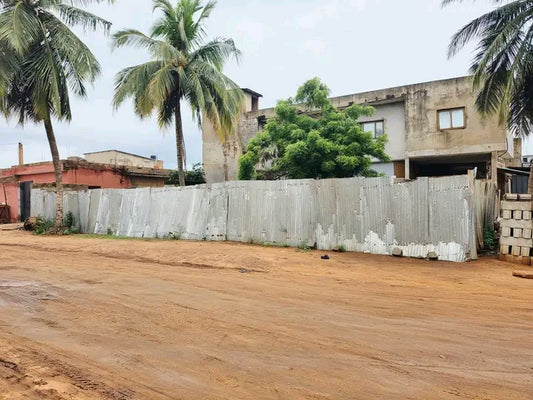 Terrain ¼ de lot en vente à Adidogomé Attigangomé – 15 millions FCFA
