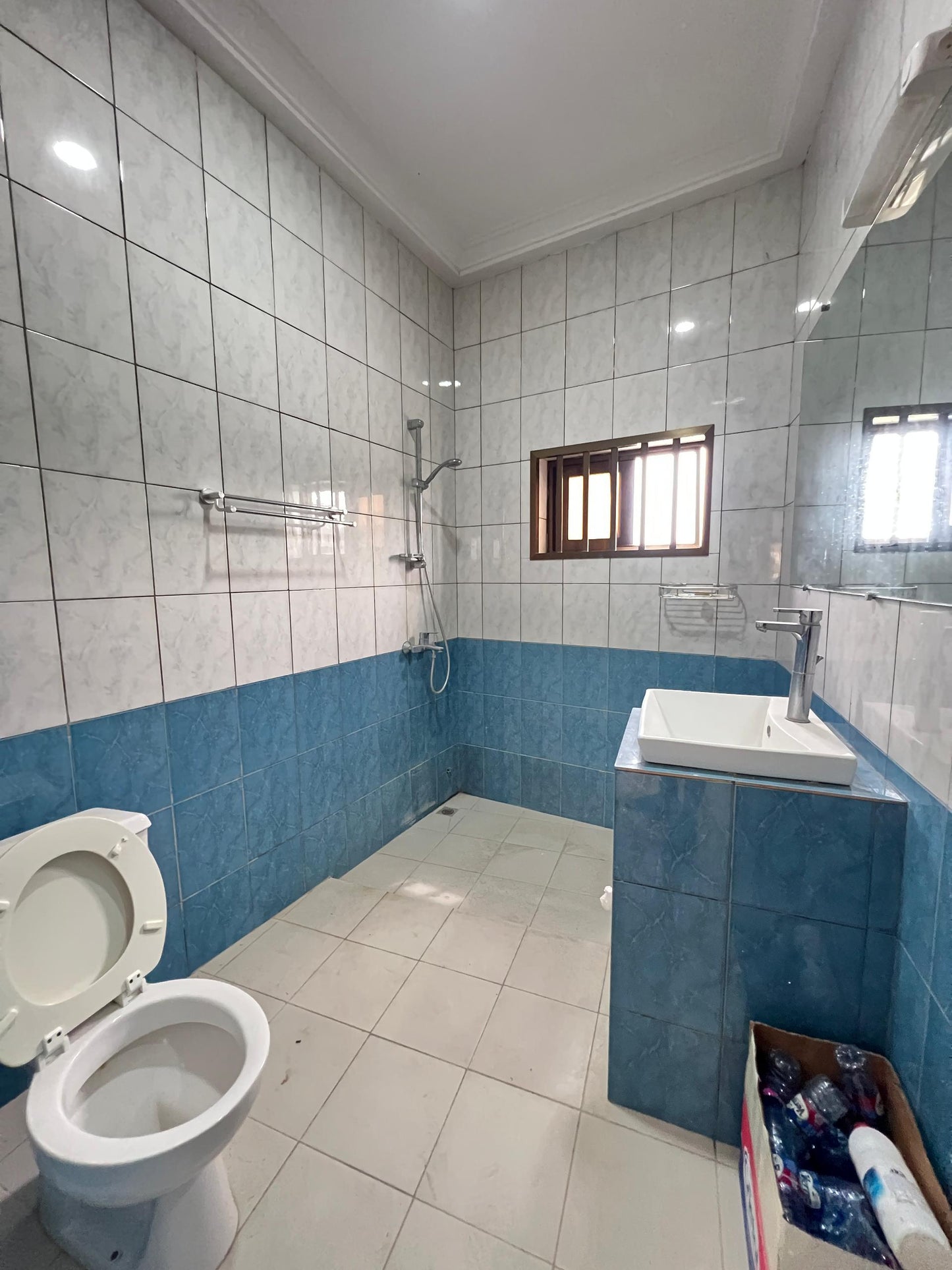 Appartement 3 chambres à louer à Kpogan – 180000 FCFA/mois