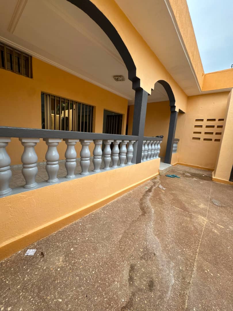 Villa moderne 3 chambres en location à Hédzranawoé Yatt&Co – 250 000 FCFA