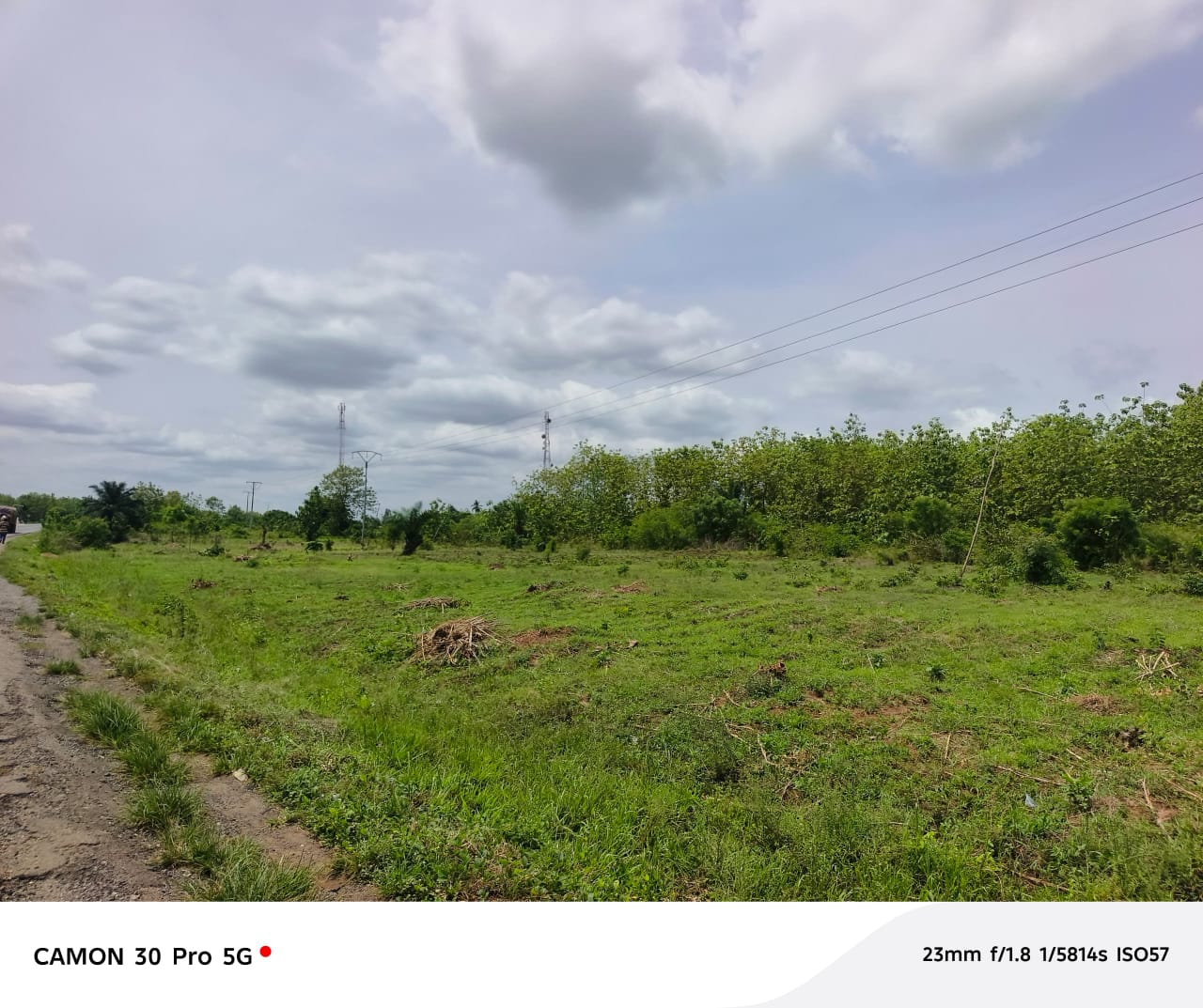 Terrain de 10 hectares en vente en bordure du goudron RN1 à Lilikopé – 5 millions FCFA l'unité