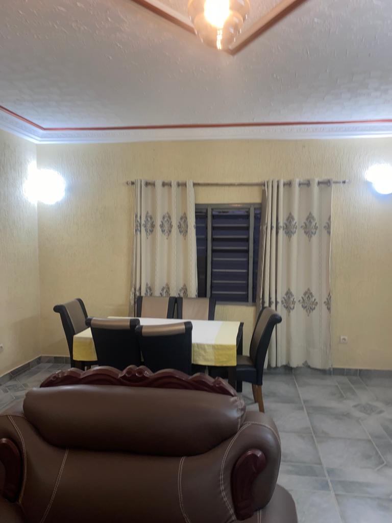 Villa meublée 3 chambres à louer à Avepozo, côté plage – 400 000 FCFA / mois