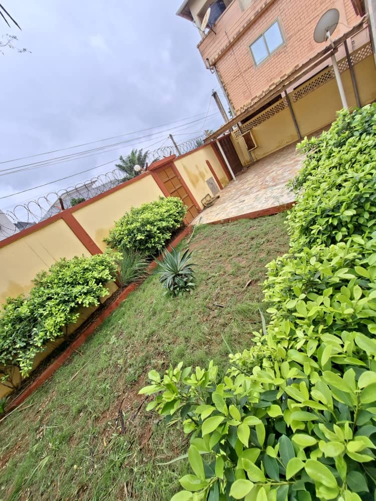 Villa tuilée 4 chambres en vente à Agoe Legbassito – 50 millions FCFA