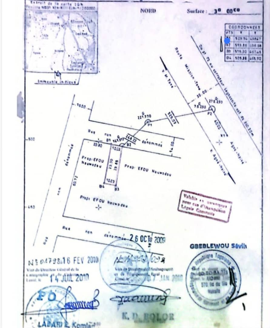 Terrain 1 lot (600 m²) à vendre à Agoè Légbassito, proche du goudron – 26 millions FCFA
